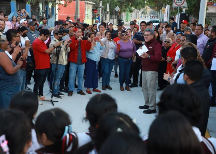 Armando beneficia con pavimentación a escuela en Altamira