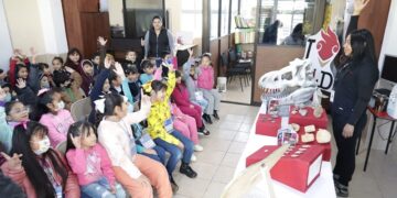 Gobierno de NLD lleva Museo de Historia Natural a escuelas de nivel básico