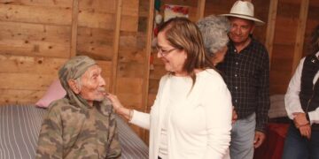Entrega Rossy, vivienda digna, en el Cues de Orteños en Altamira