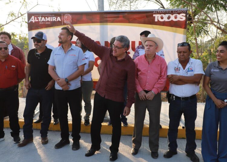 Pavimenta AMM la privada Abasolo en el centro de Altamira