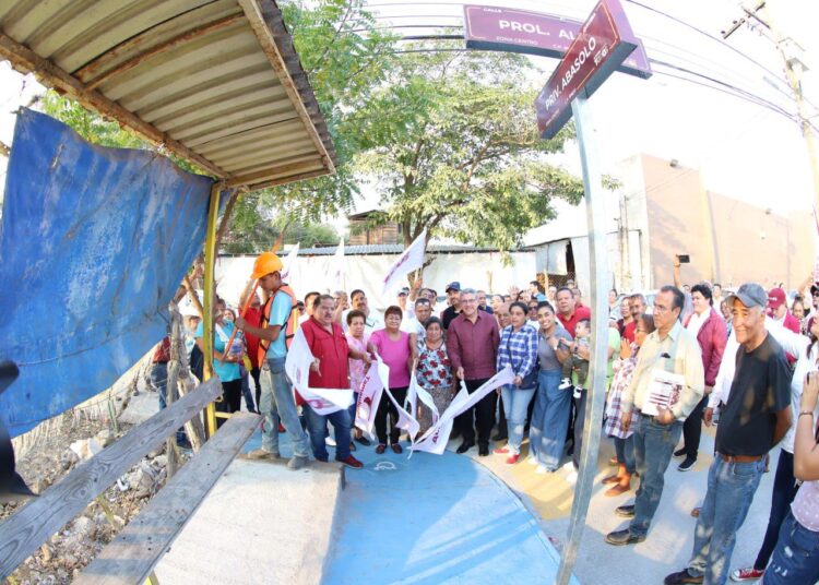 Pavimenta AMM la privada Abasolo en el centro de Altamira