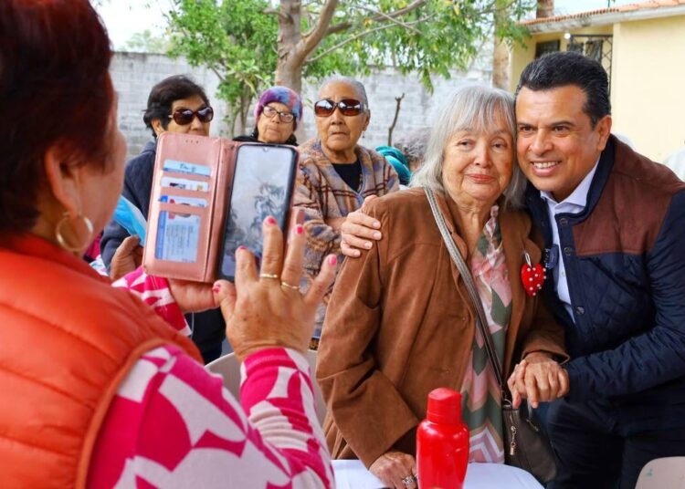 En Victoria, Municipio y DIF festejan Día del Amor y la Amistad con abuelitos