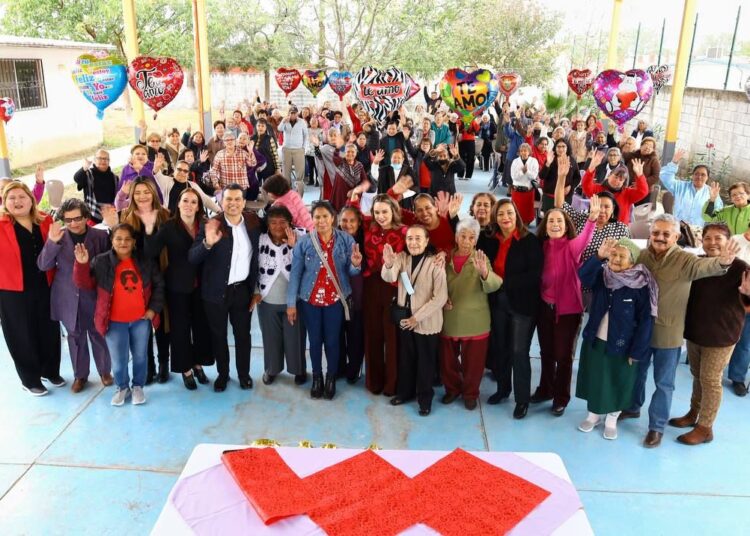 En Victoria, Municipio y DIF festejan Día del Amor y la Amistad con abuelitos