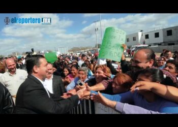 Eugenio Hernández Flores dice si a la candidatura al Senado por el PVEM.