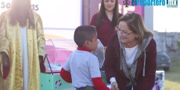 Presidenta del DIF Altamira, Rossy Luque de Martínez, va #RegalandoSonrisas por el municipio