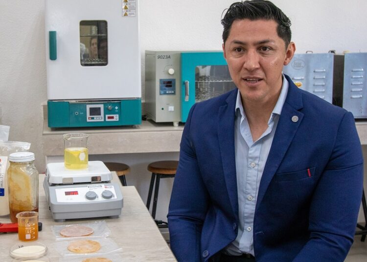 Elaboran en la UAT innovadores productos derivados de la miel de abeja