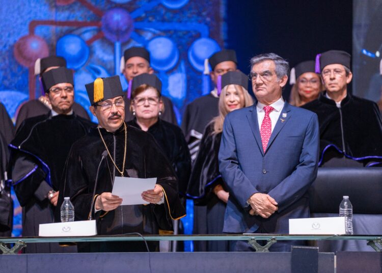 Dámaso Anaya Alvarado jura como Rector de la UAT