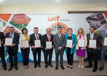 Entrega rector Dámaso Anaya nombramientos a titulares de las secretarías de la UAT