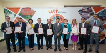 Entrega rector Dámaso Anaya nombramientos a titulares de las secretarías de la UAT