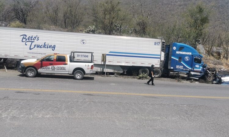 Alerta: Choque de tráilers en Carretera Rumbo Nuevo