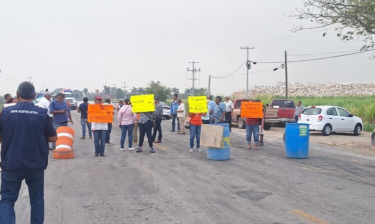 Alerta: manifestantes cierran circulación en Carretera Victoria-Monterrey