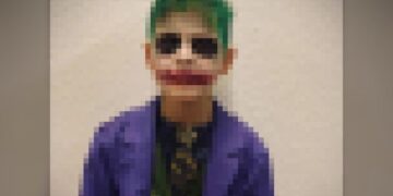 Alumno se disfraza de ‘El Joker’ y ataca con cuchillo a maestro en Veracruz