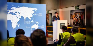 Amazon abre su primer Centro de Ayuda para desastres naturales en Europa