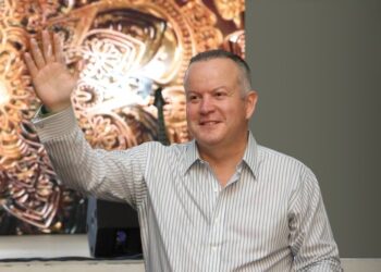 Impulsará CCR modernización en sistemas de trámites y procesos