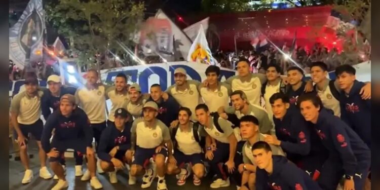 Primer ministro de Perú, renunció tras escándalo de acoso a una mujer