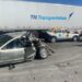 Tráiler choca a varios vehículos, se incendia, y muere mujer en Escobedo