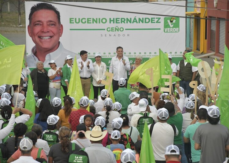 Entre porras y batucada reciben a Geño en la Ampliación Libertad