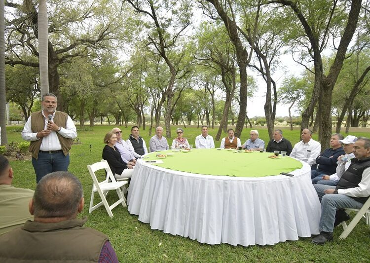 Suma Geño voluntades a su proyecto rumbo al Senado