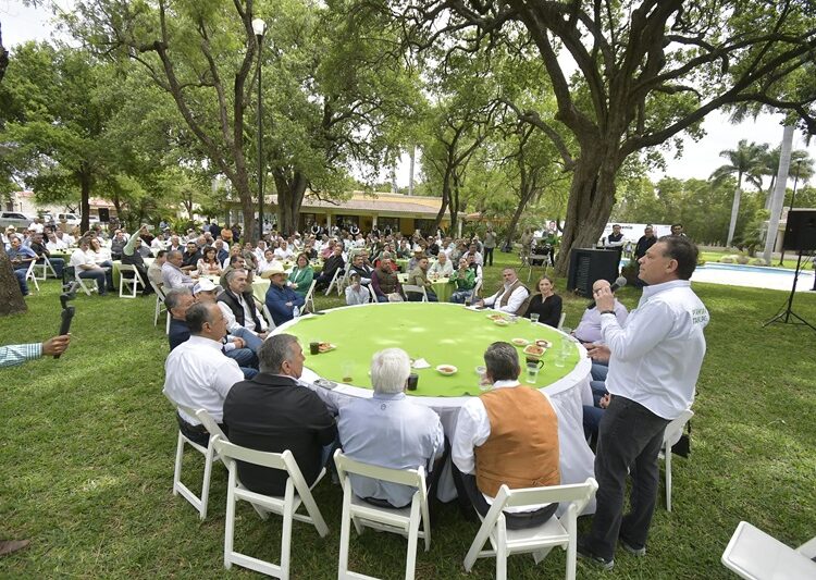 Suma Geño voluntades a su proyecto rumbo al Senado