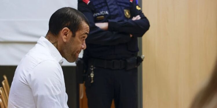 Dani Alves saldrá de la cárcel; le otorgan libertad bajo fianza