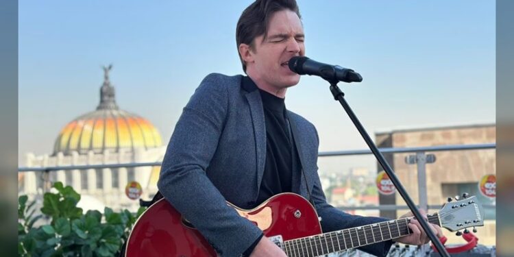 “Canta en el centro de la CDMX”: Drake Bell deleita a fans