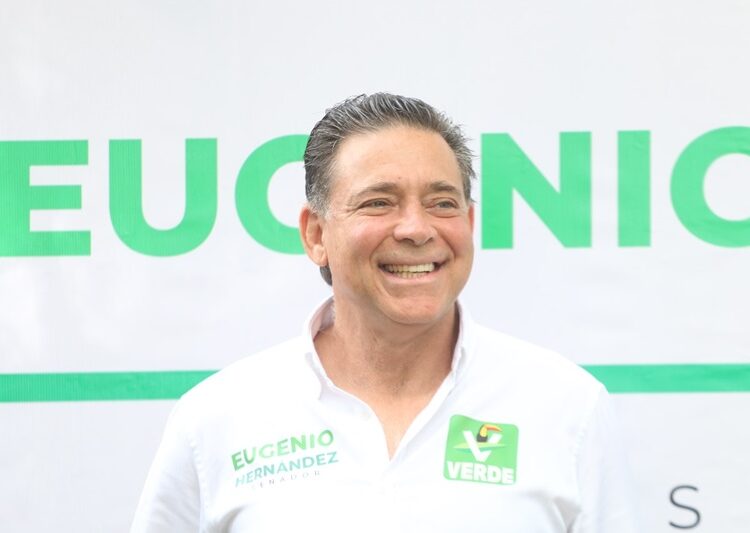 En un mes, Eugenio Hernández ha recorrido 5,685 kilómetros rumbo al Senado