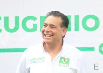 En un mes, Eugenio Hernández ha recorrido 5,685 kilómetros rumbo al Senado