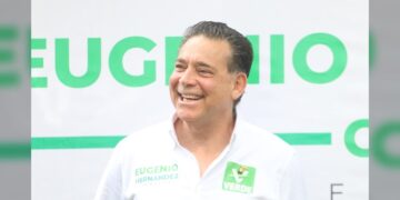 En un mes, Eugenio Hernández ha recorrido 5,685 kilómetros rumbo al Senado