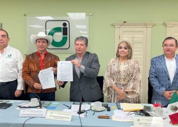 Francisco Chavira, candidato del PT al Senado se compromete con el Consejo de Instituciones de NLD