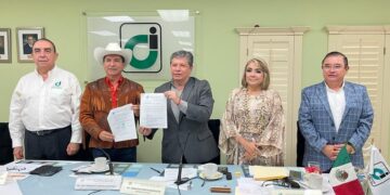 Francisco Chavira, candidato del PT al Senado se compromete con el Consejo de Instituciones de NLD