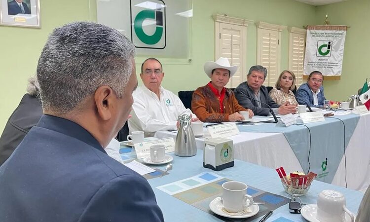 Francisco Chavira, candidato del PT al Senado se compromete con el Consejo de Instituciones de NLD