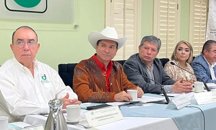 Francisco Chavira, candidato del PT al Senado se compromete con el Consejo de Instituciones de NLD