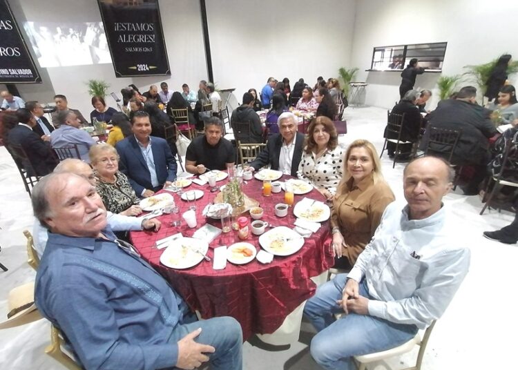 Francisco Chavira se reúne con pastores de Nuevo Laredo