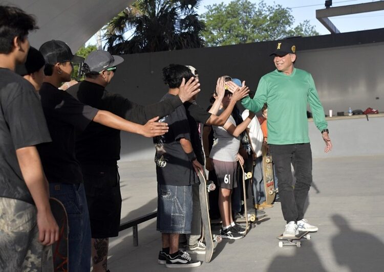 “Geño” va por más becas y un mejor futuro para los jóvenes