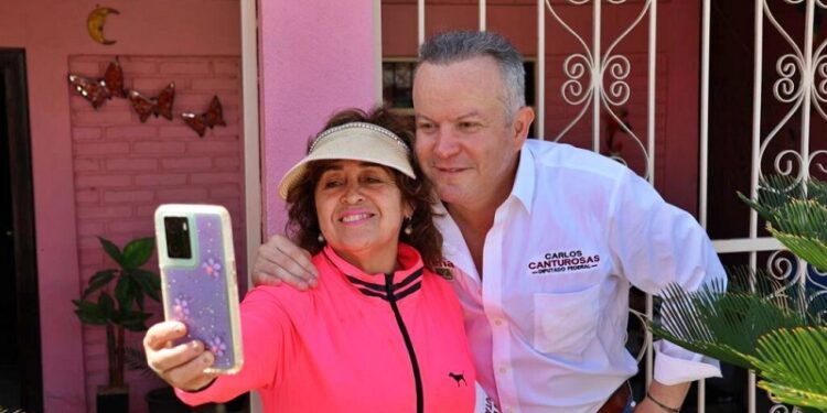 Carlos Canturosas, arrasa en las encuestas al inicio de campaña