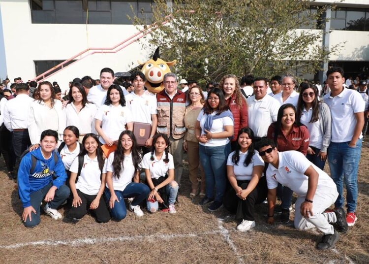 Impulsa alcalde altamirense la educación superior con mejoras en su infraestructura