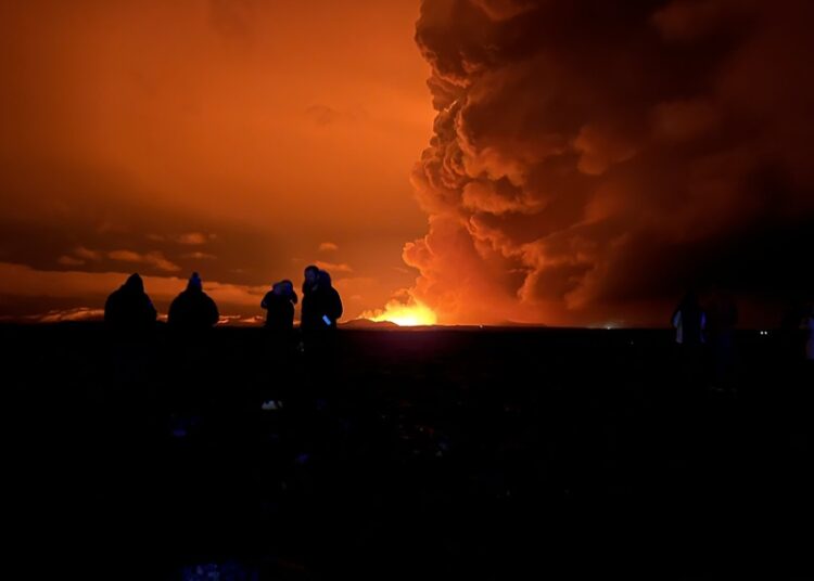 Islandia declaró estado de emergencia por erupción volcánica