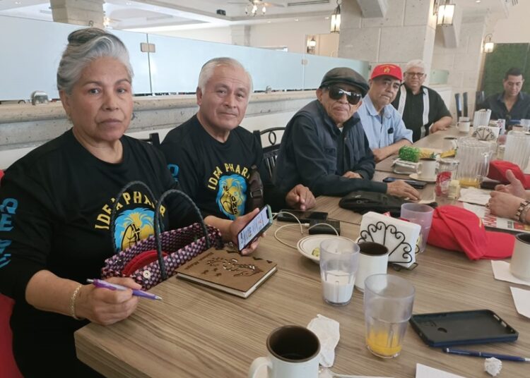 Izquierda vieja guardia y fundadores de MORENA con Chavira