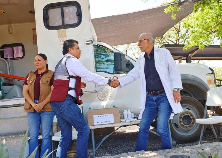 Lalo y Lucy visitan el mercado artesanal de Altas Cumbres