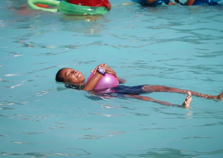 Lalo y Lucy visitan el mercado artesanal de Altas Cumbres