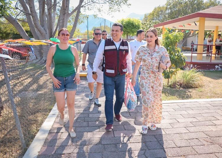 Lalo y Lucy visitan el mercado artesanal de Altas Cumbres