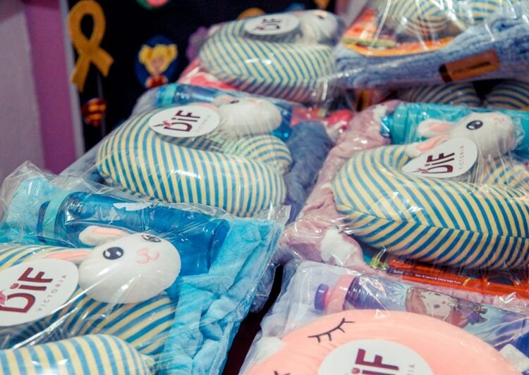 Lleva Lucy de Gattás esperanza y alegría al Hospital Infantil