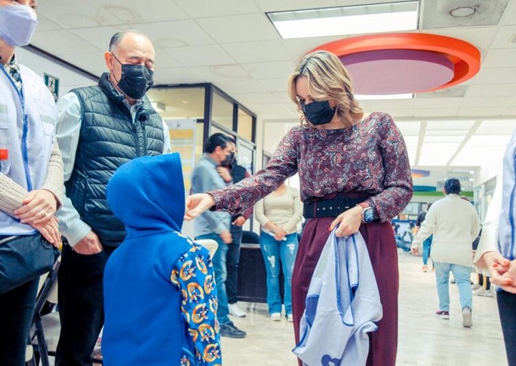 Lleva Lucy de Gattás esperanza y alegría al Hospital Infantil