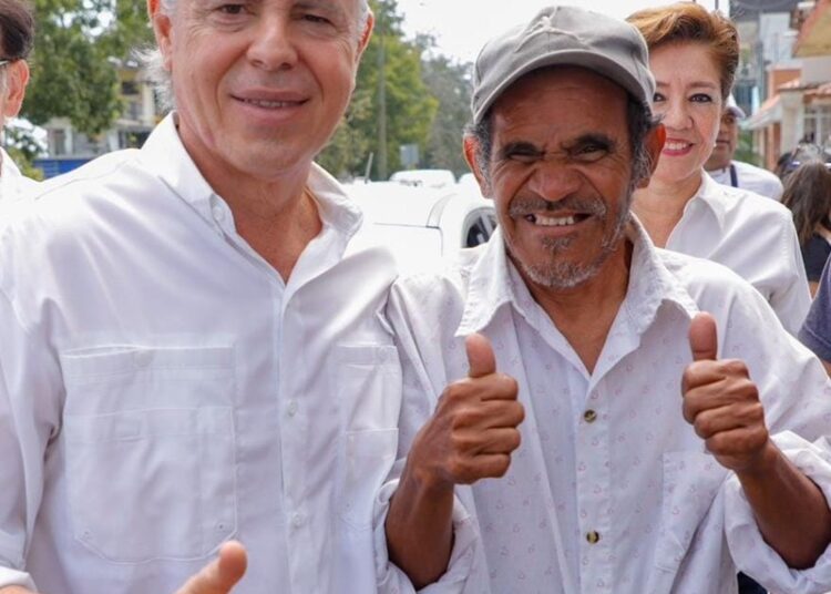 Mejores refinerías y certeza laboral a petroleros, propone Chucho Nader