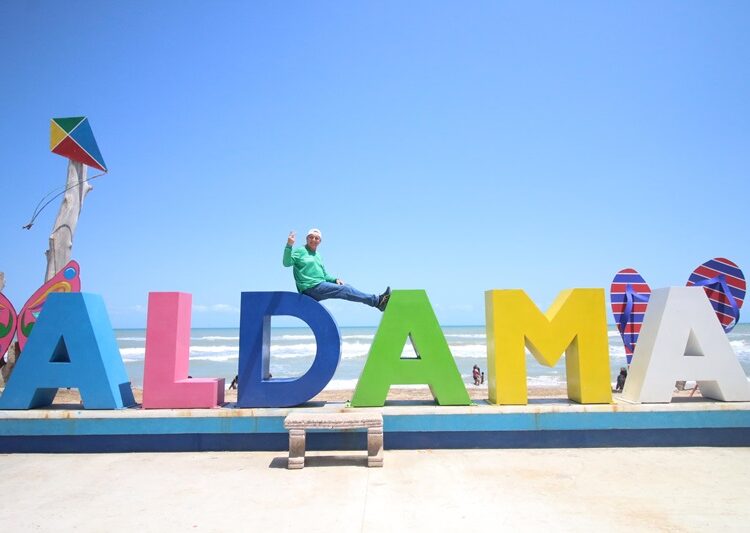 Ola Verde llega a las cálidas aguas de la playa Barra del Tordo