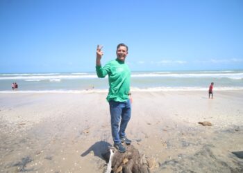 Ola Verde llega a las cálidas aguas de la playa Barra del Tordo