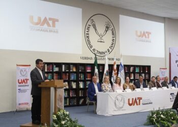 Presenta Dámaso Anaya proyectos académicos de la UAT en Nuevo Laredo