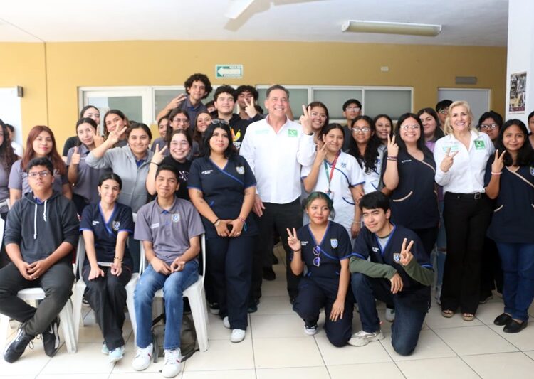 Quiero ser Senador porque amo a Tamaulipas, dice Eugenio Hernández a universitarios