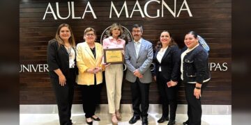 Recibe la UAT reconocimientos a la calidad educativa