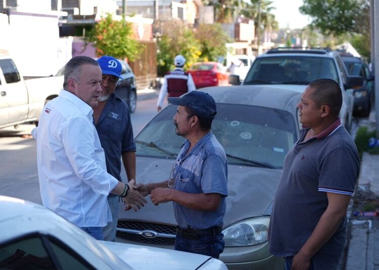 Respaldan neolaredenses proyecto de Carlos Canturosas